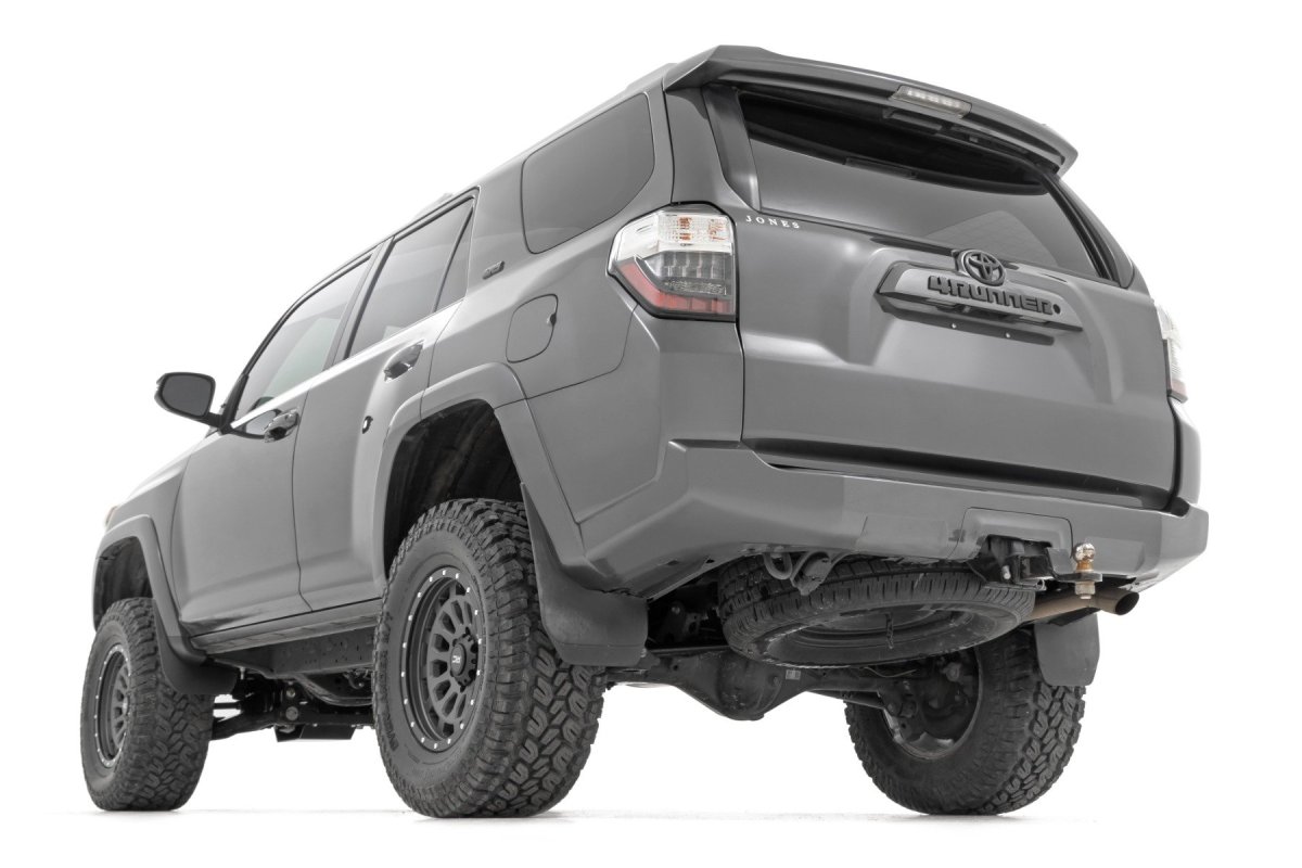 Toyota 4Runner Suspension Lift Kit - Rough Country - 4.5-Inch Lift Kit | RR Coils | M1 Struts/M1 - '15-'20